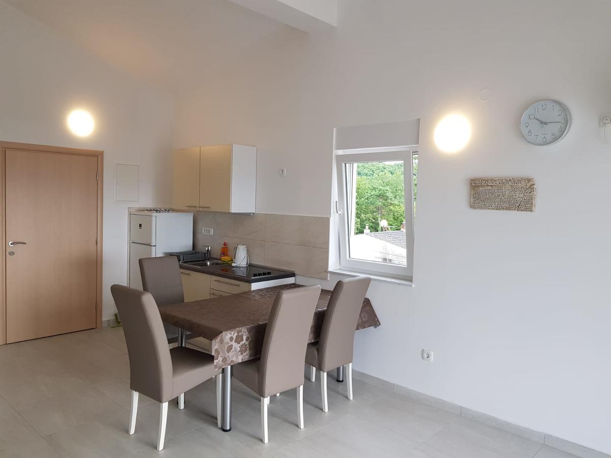 Colic Apartment Njivice Exterior photo