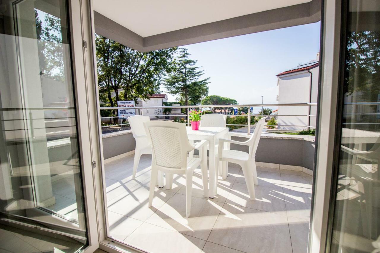Colic Apartment Njivice Exterior photo